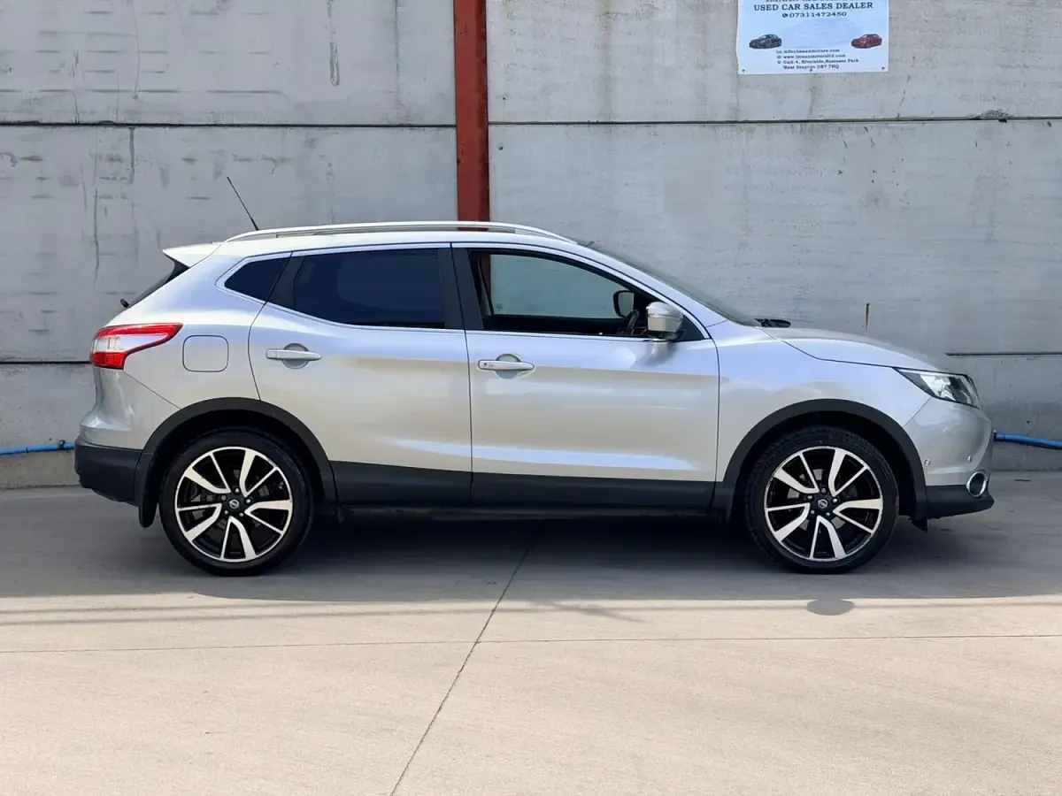 Used Nissan Qashqai Tekna 115 HP (84 kW) 2014 Silver SUV