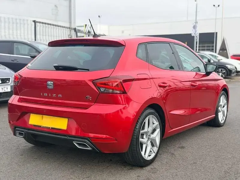 Begagnad Seat Ibiza FR 2020 Röd Halvkombi