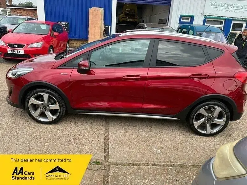Second-hand Ford Fiesta Active 100 CP (73 kW) 2019 Roșu Hatchback