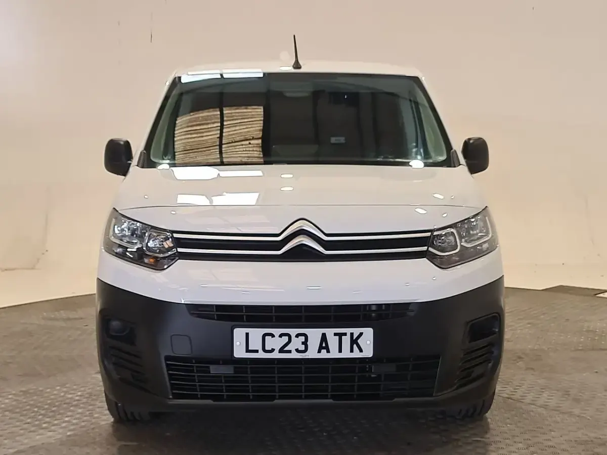 Used Citroën Berlingo 100 HP (73 kW) 2023 White MPV