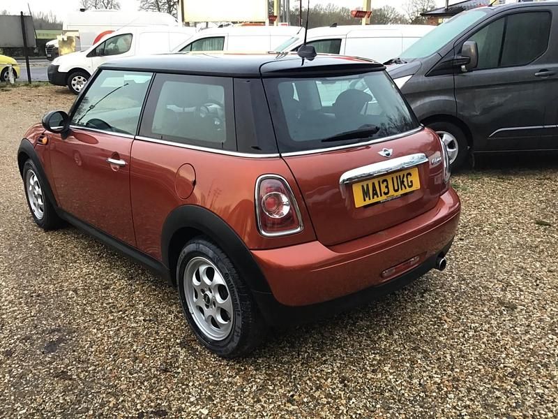 Używany Mini Cooper Hatch 2013 Pomarańczowy Hatchback