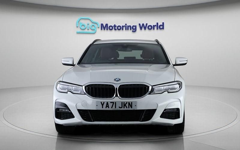 Used BMW 330e M Sport 292 HP (214 kW) 2022 White Estate