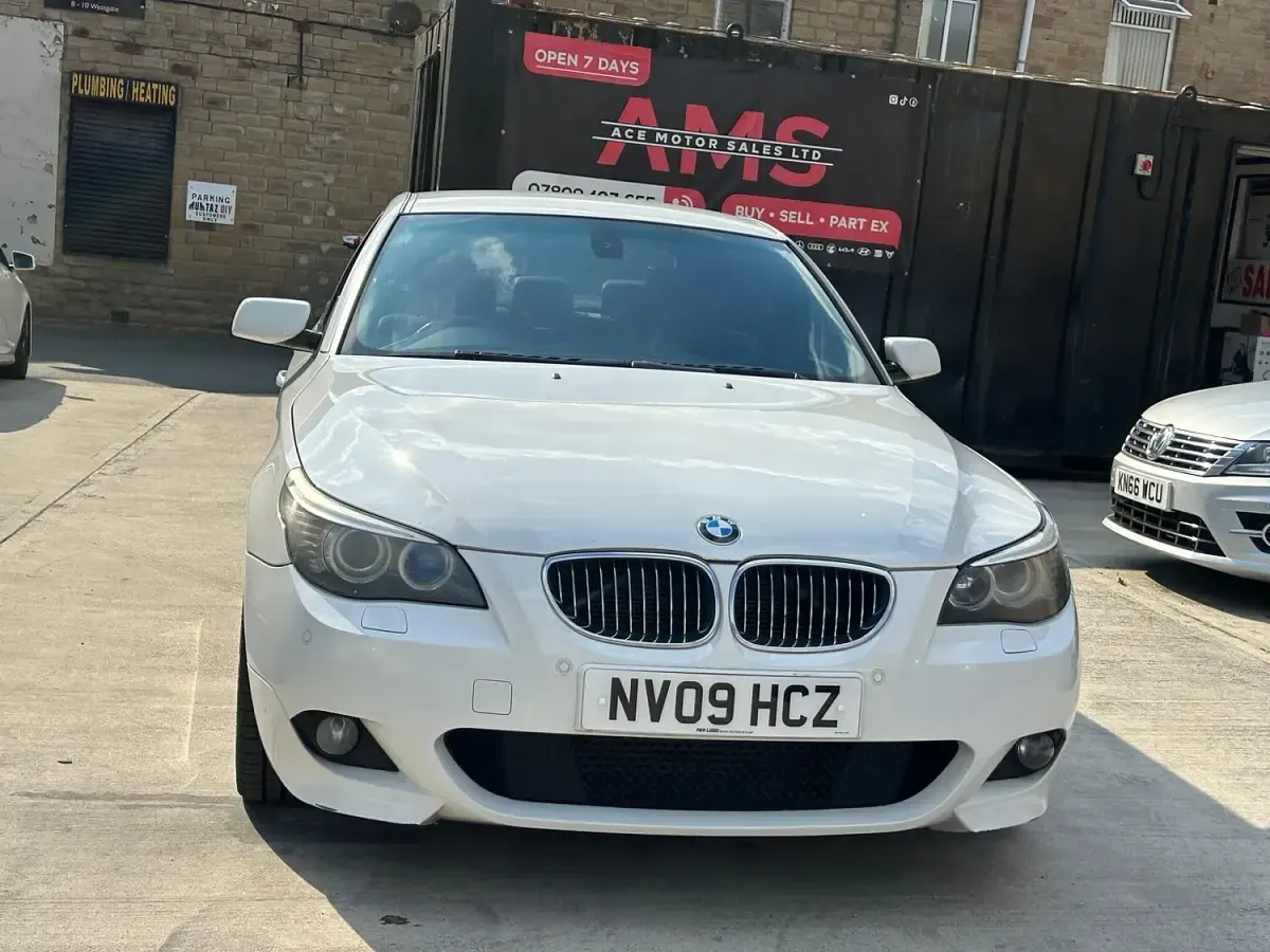 Used BMW 525 M Sport 2009 White Sedan