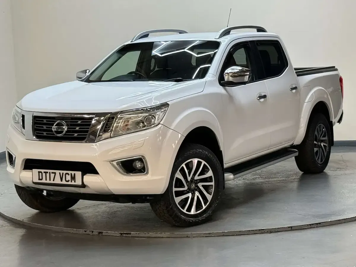 Used Nissan Navara Tekna 190 HP (139 kW) 2017 White Pickup