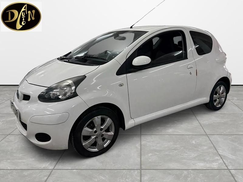 Used Toyota Aygo 2012 White Hatchback