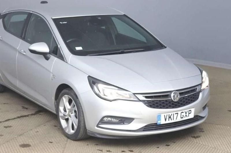 Silver Used 2017 Vauxhall Astra SRi Hatchback | £6,760 (Fair price) - Image 1/1
