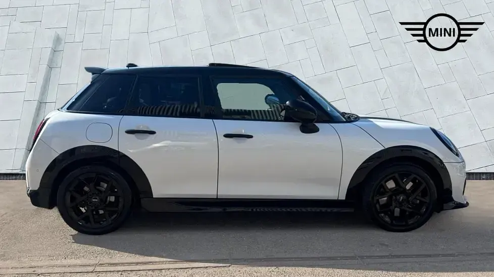Used Mini Cooper S Hatch 201 HP (147 kW) 2026 White Hatchback