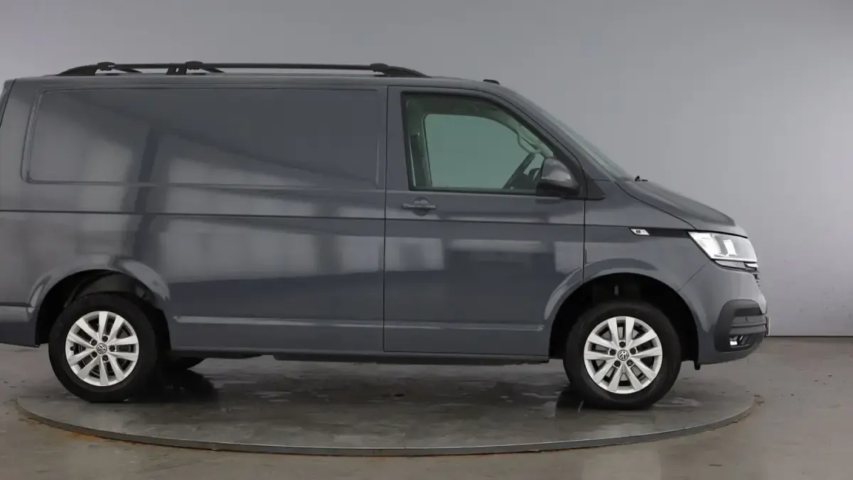 Begagnad VW Transporter Highline 2023 Grå Van