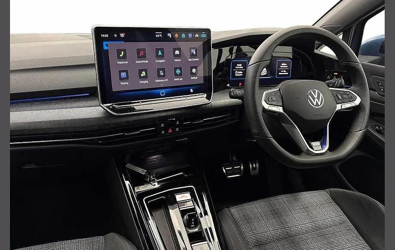 Used VW Golf VIII GTE 272 HP (200 kW) 2025 Blue Hatchback