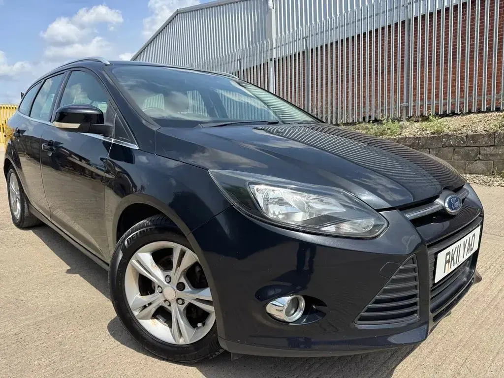 Used Ford Focus Zetec 125 HP (91 kW) 2011 Black Estate