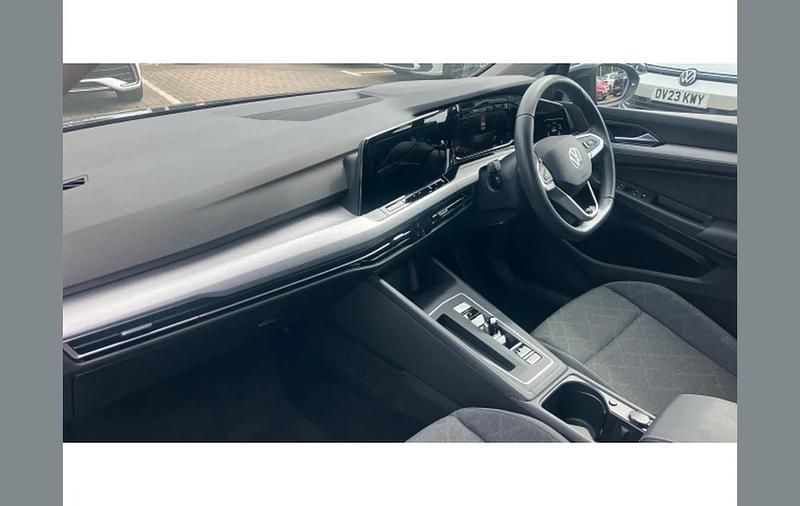 Used VW Golf VIII Life 147 HP (108 kW) 2023 Black Hatchback