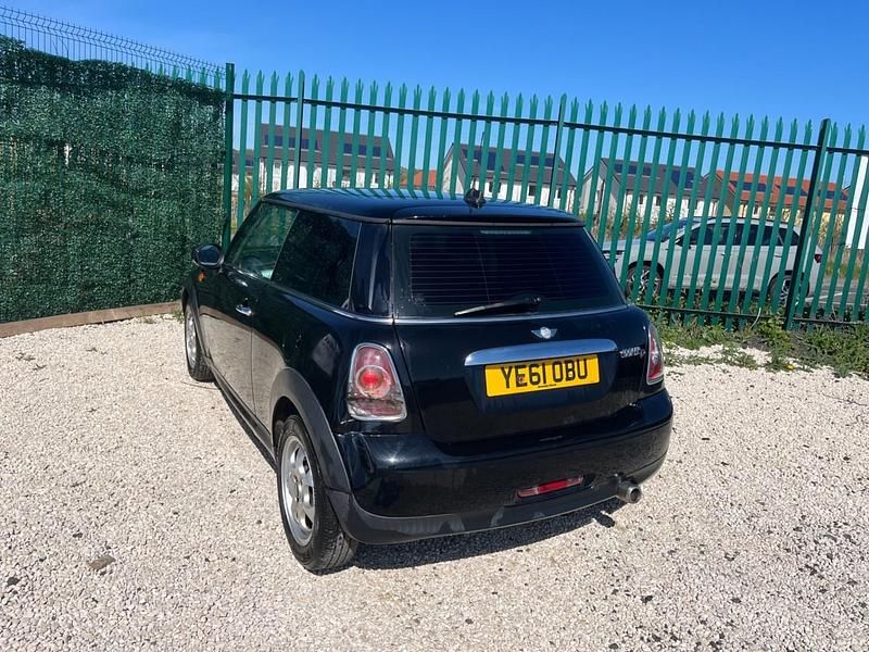 Usado Mini Cooper D Hatch 2011 Preto Citadino