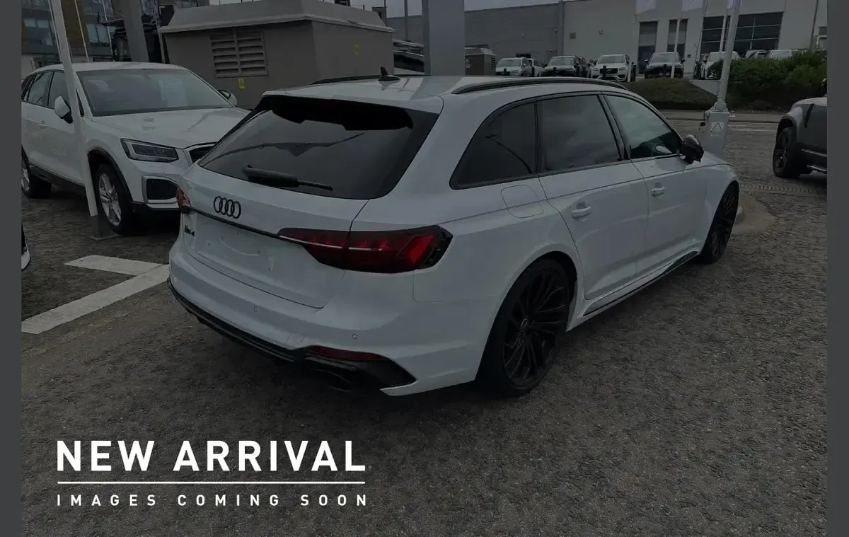 Used Audi RS4 Design 444 HP (326 kW) 2023 White Estate
