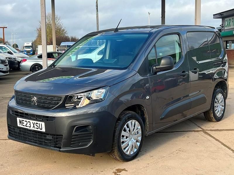 Grey Used 2023 Peugeot Partner Premium MPV | £11,500 (Good price) - Image 1/4
