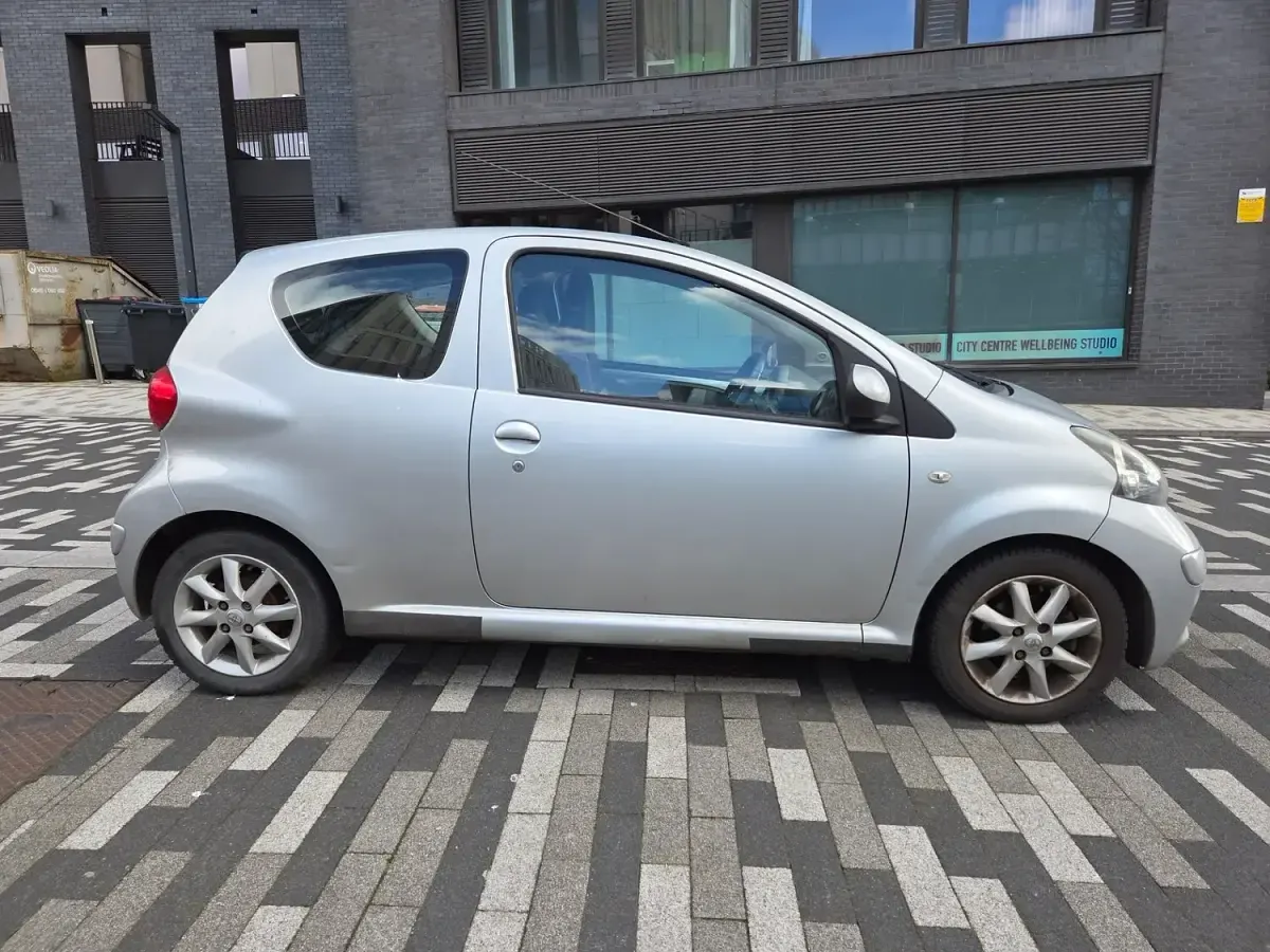 Used Toyota Aygo Platinum 67 HP (49 kW) 2008 Silver Hatchback