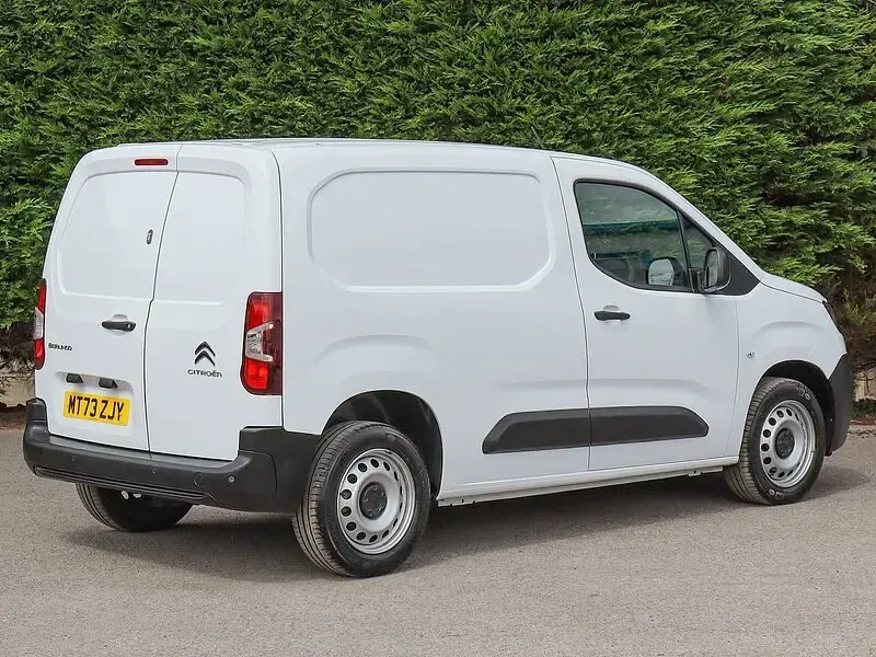 Used Citroën Berlingo 100 HP (73 kW) 2023 White MPV