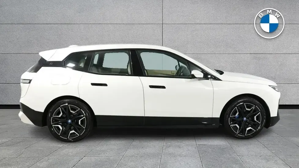 Used BMW iX M Sport 236 kW (322 HP) 2023 White SUV
