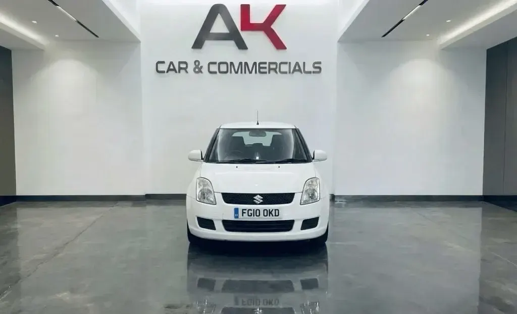 Used Suzuki Swift 92 HP (67 kW) 2010 White Hatchback