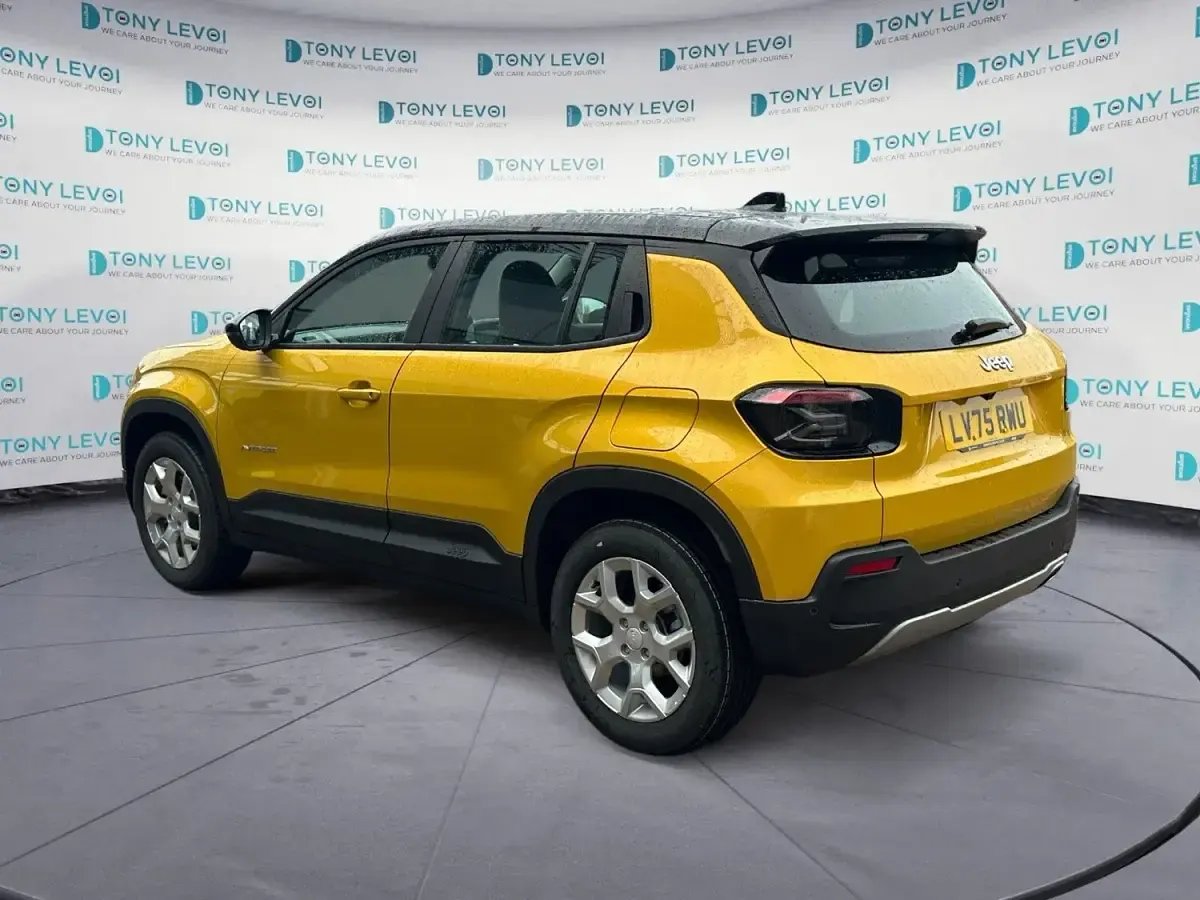 New Jeep Avenger Summit 2025 Yellow/black SUV