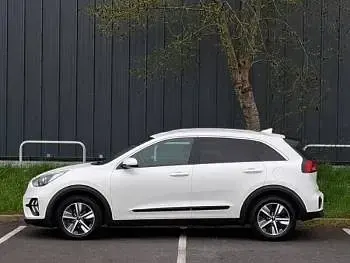 Gebraucht Kia Niro 139 PS (102 kW) 2022 Weiß SUV