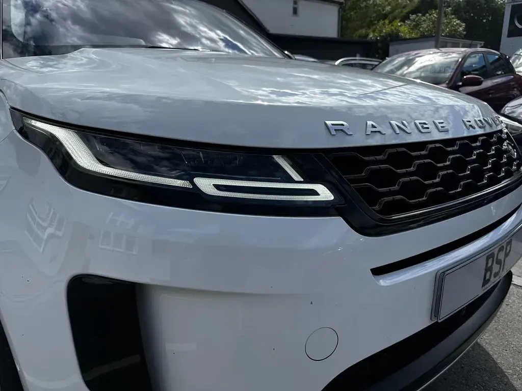 Used Land Rover Range Rover evoque HSE 180 HP (132 kW) 2019 White SUV