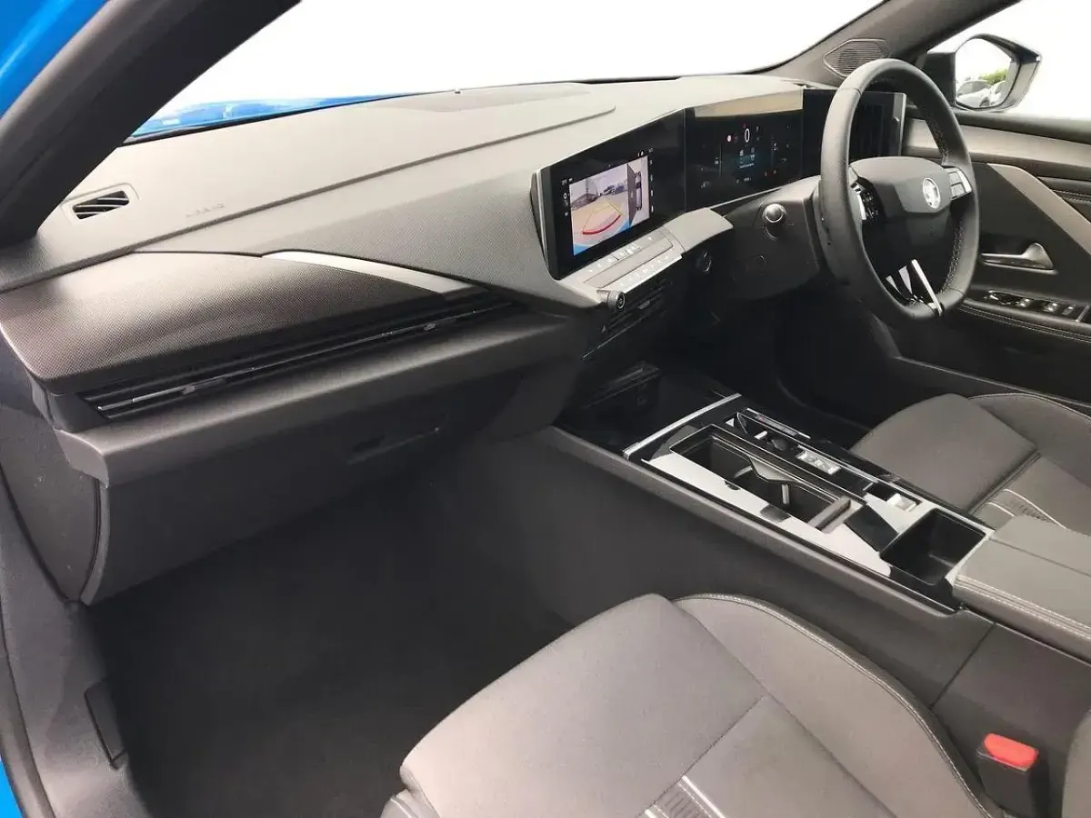 Used Vauxhall Astra S 128 HP (94 kW) 2025 Blue Estate