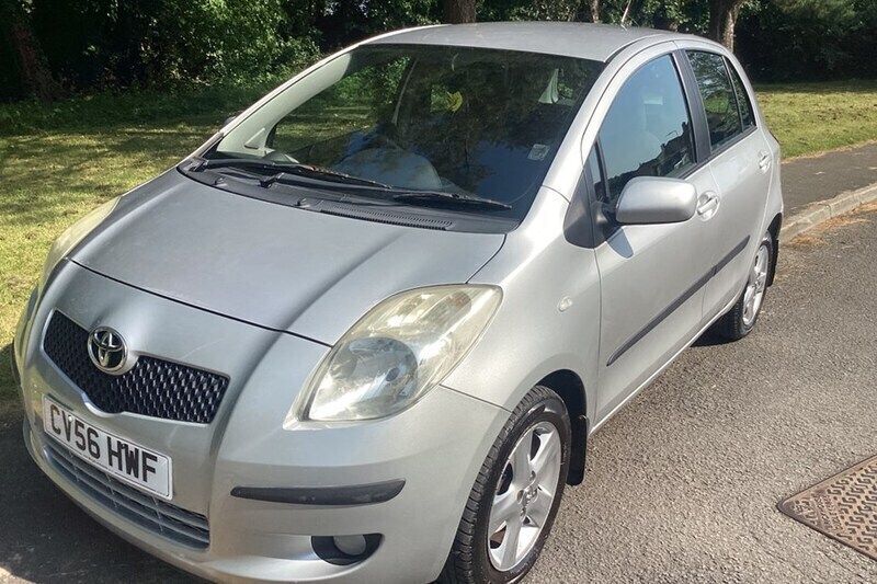 Silver Used 2006 Toyota Yaris Hatchback | £2,990 (Fair price) - Image 1/1