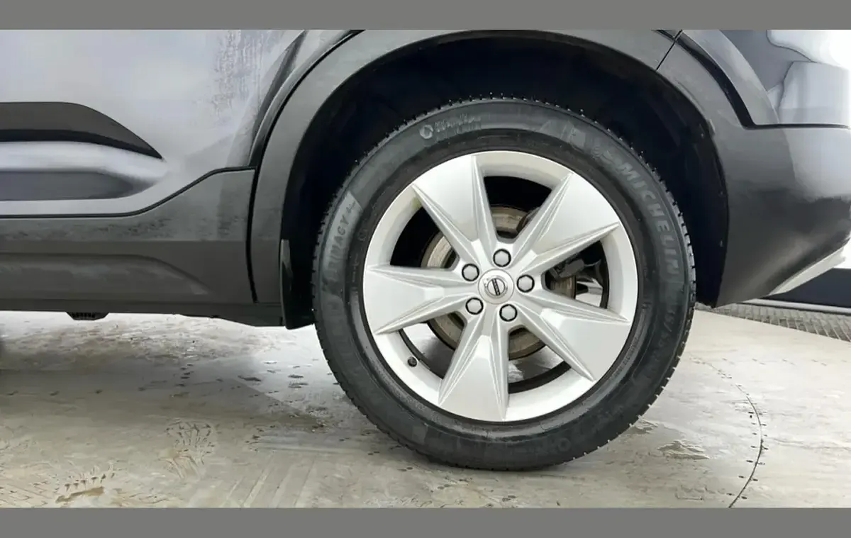 Used Volvo XC40 Core 161 HP (118 kW) 2023 Black SUV