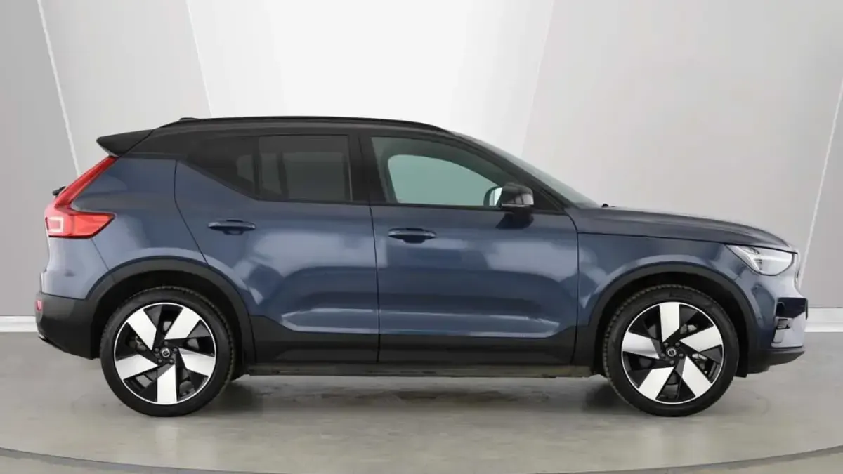 Used Volvo EX40 Ultra 182 kW (248 HP) 2025 SUV