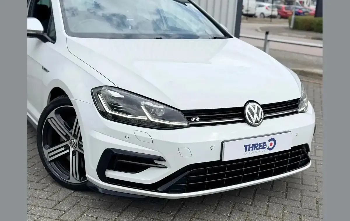 Used VW Golf VII R 296 HP (217 kW) 2019 White Hatchback