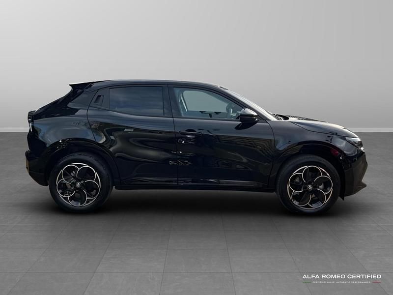 New Alfa Romeo Junior 134 HP (98 kW) 2025 Red SUV