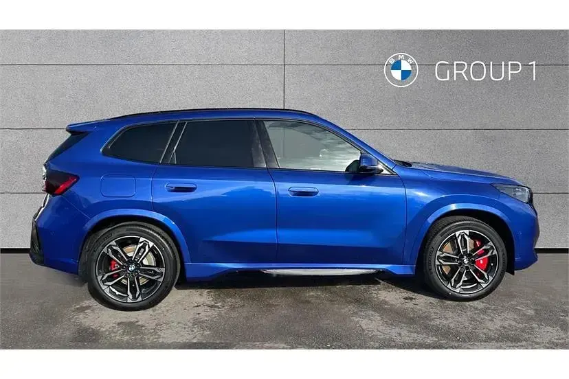 Begagnad BMW iX1 Luxury Line 150 kW (204 HK) 2026 Blå SUV