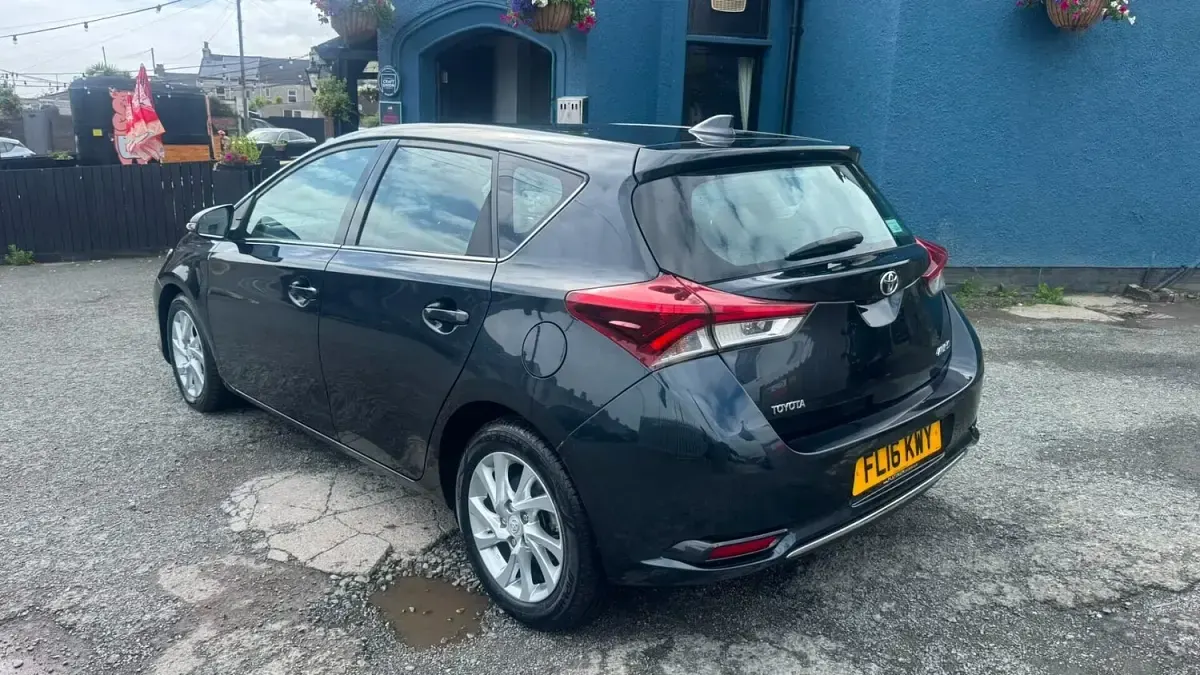 Used Toyota Auris Business Edition 2016 Grey Hatchback