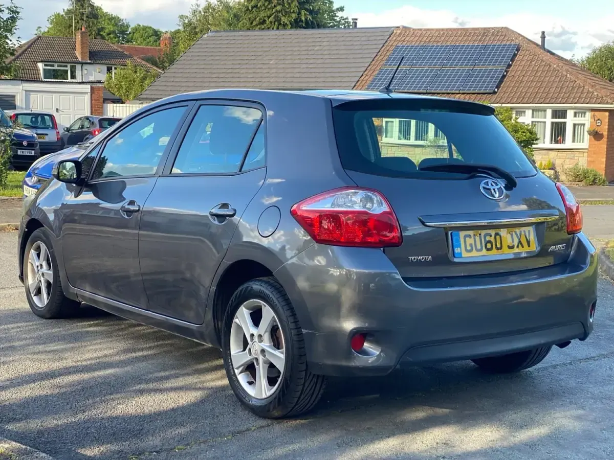 Używany Toyota Auris 2010 Szary Hatchback