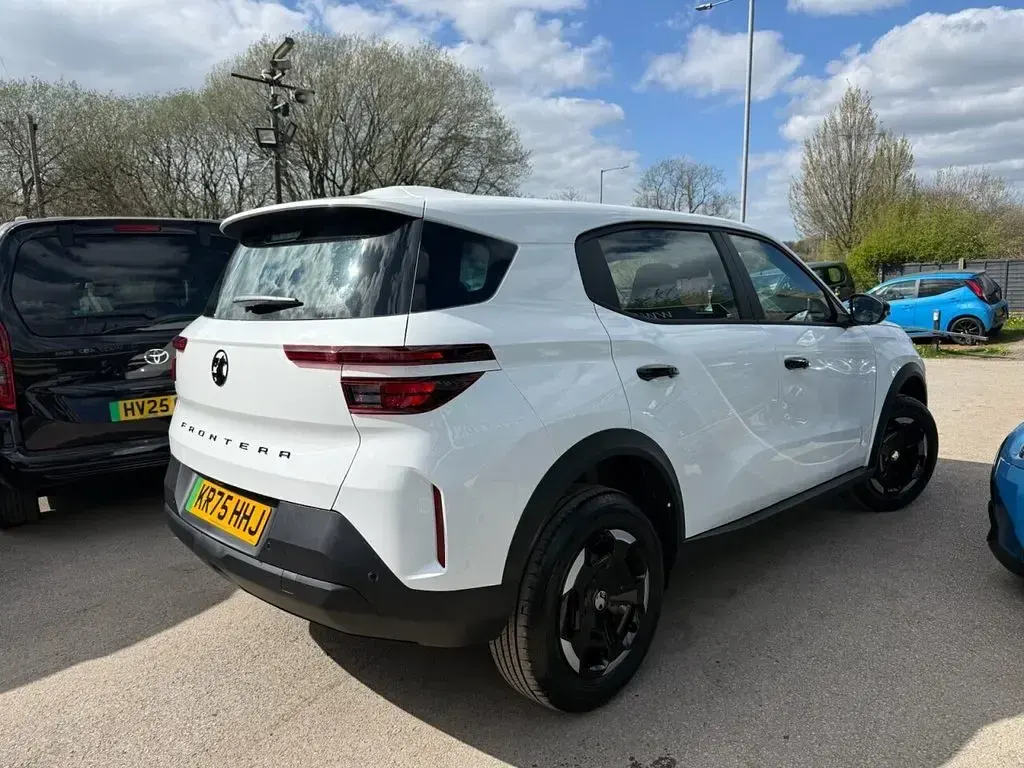 Used Vauxhall Frontera Design Edition 83 kW (113 HP) 2025 White SUV