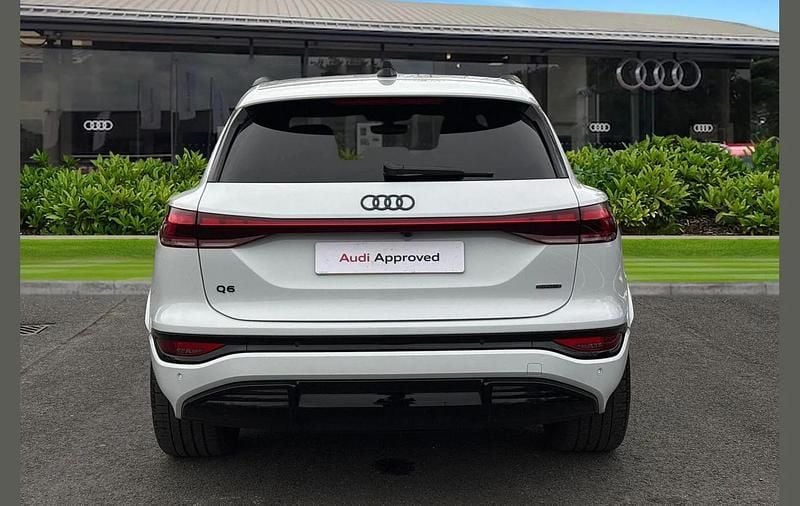 New Audi Q6 e-tron Advanced 284 kW (387 HP) 2025 White SUV