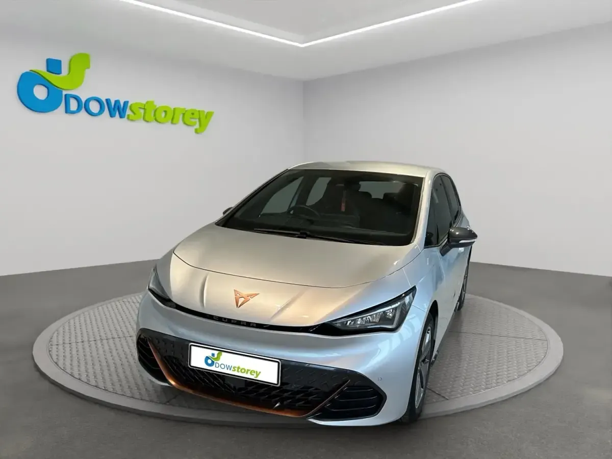 Usado Cupra Born 61 kW (84 CV) 2022 Plateado Utilitario