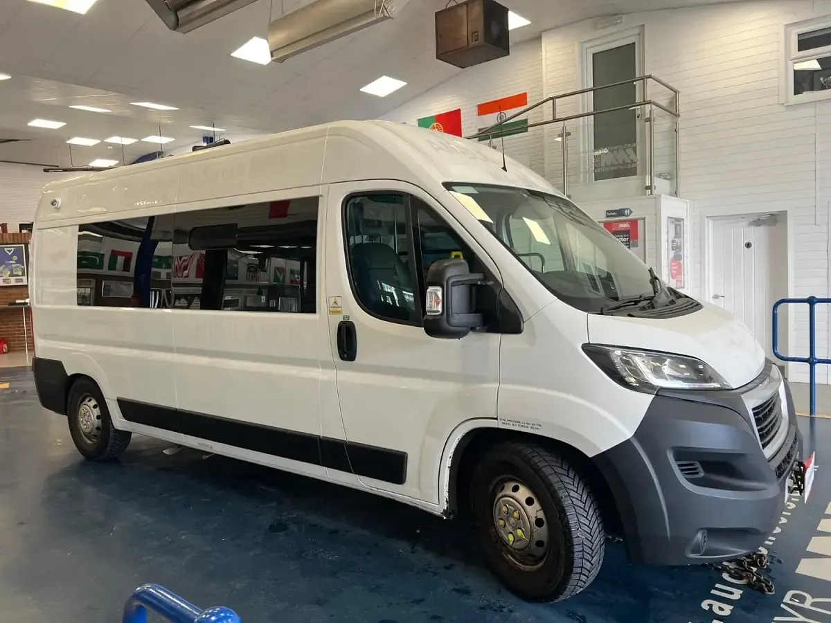 Käytetty Peugeot Boxer 130 HP (95 kW) 2019 Valkoinen Van