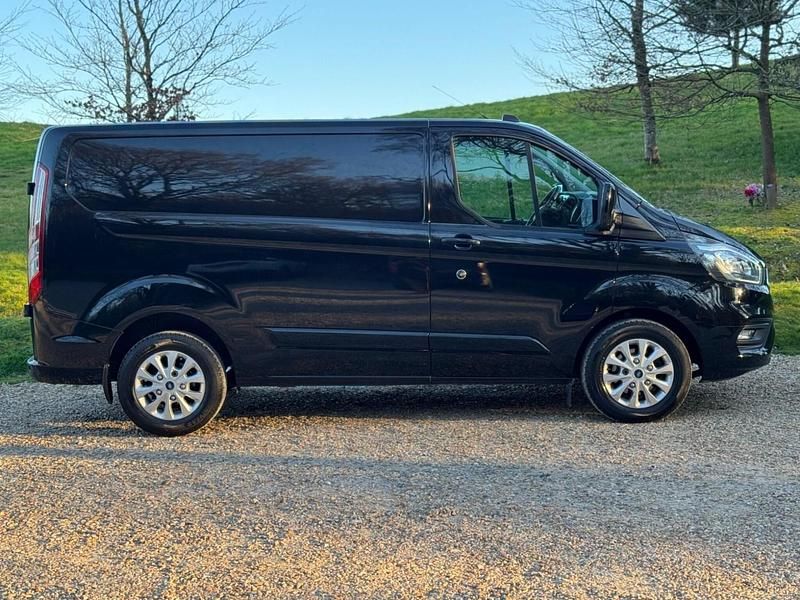 Used Ford Transit Custom Limited 170 HP (125 kW) 2021 Black Van