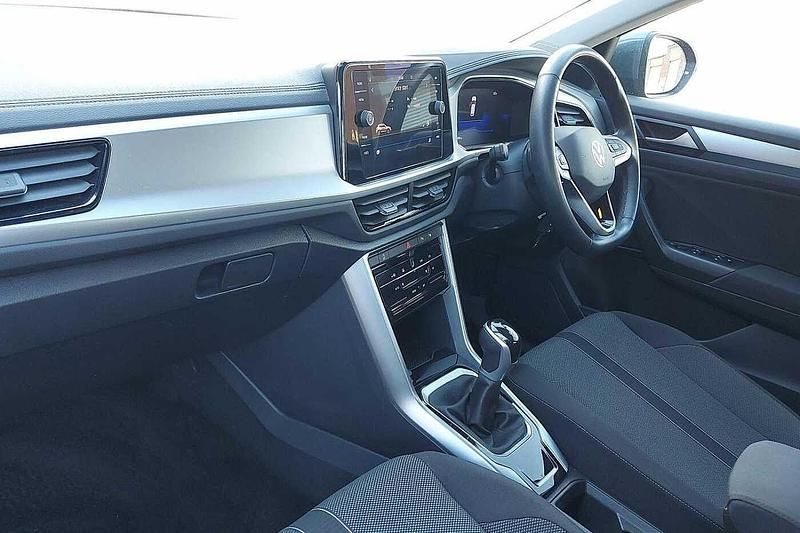 Used VW T-Roc Life 150 HP (110 kW) 2024 Grey SUV