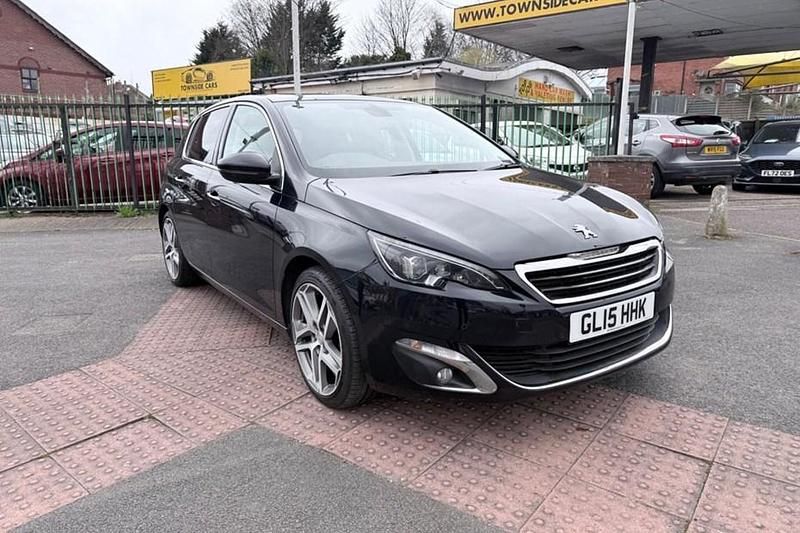 Used Peugeot 308 130 HP (95 kW) 2015 Blue Hatchback