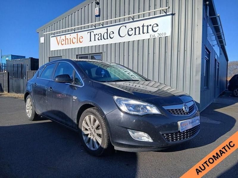 Used Vauxhall Astra 165 HP (121 kW) 2012 Black Hatchback