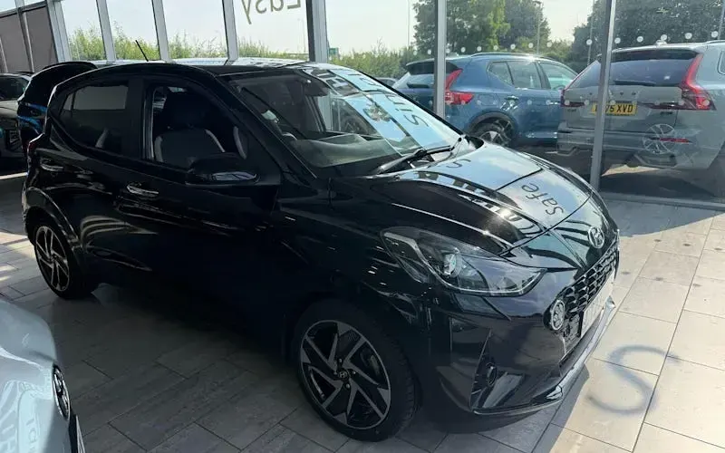 Used Hyundai i10 Premium 84 HP (61 kW) 2023 Hatchback