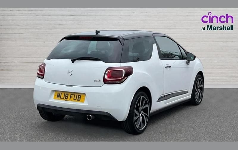 Used DS Automobiles DS3 Connected Chic 80 HP (58 kW) 2018 White Hatchback