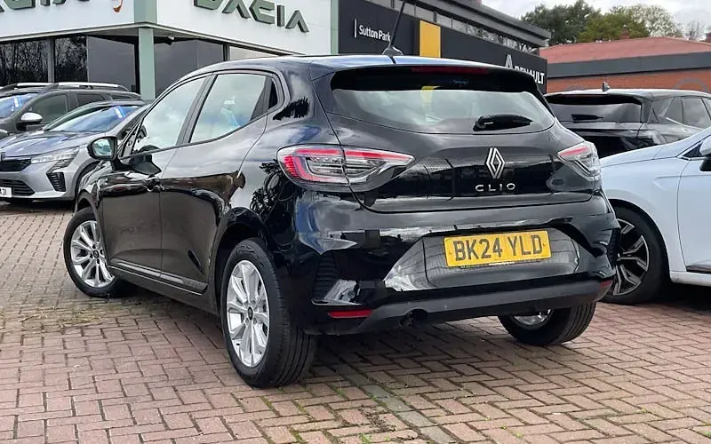 Used Renault Clio Evolution 90 HP (66 kW) 2024 Black Hatchback