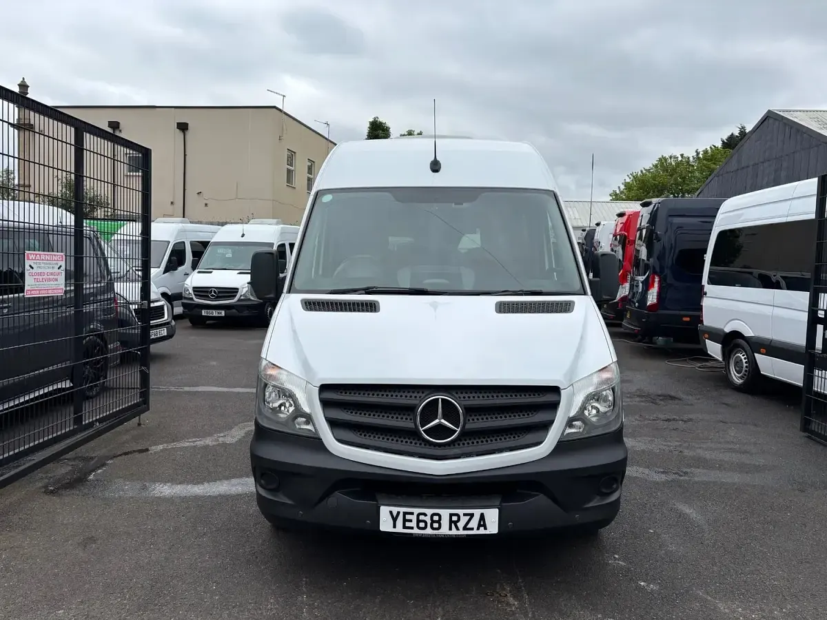 Used Mercedes Sprinter 138 HP (101 kW) 2018 White Van