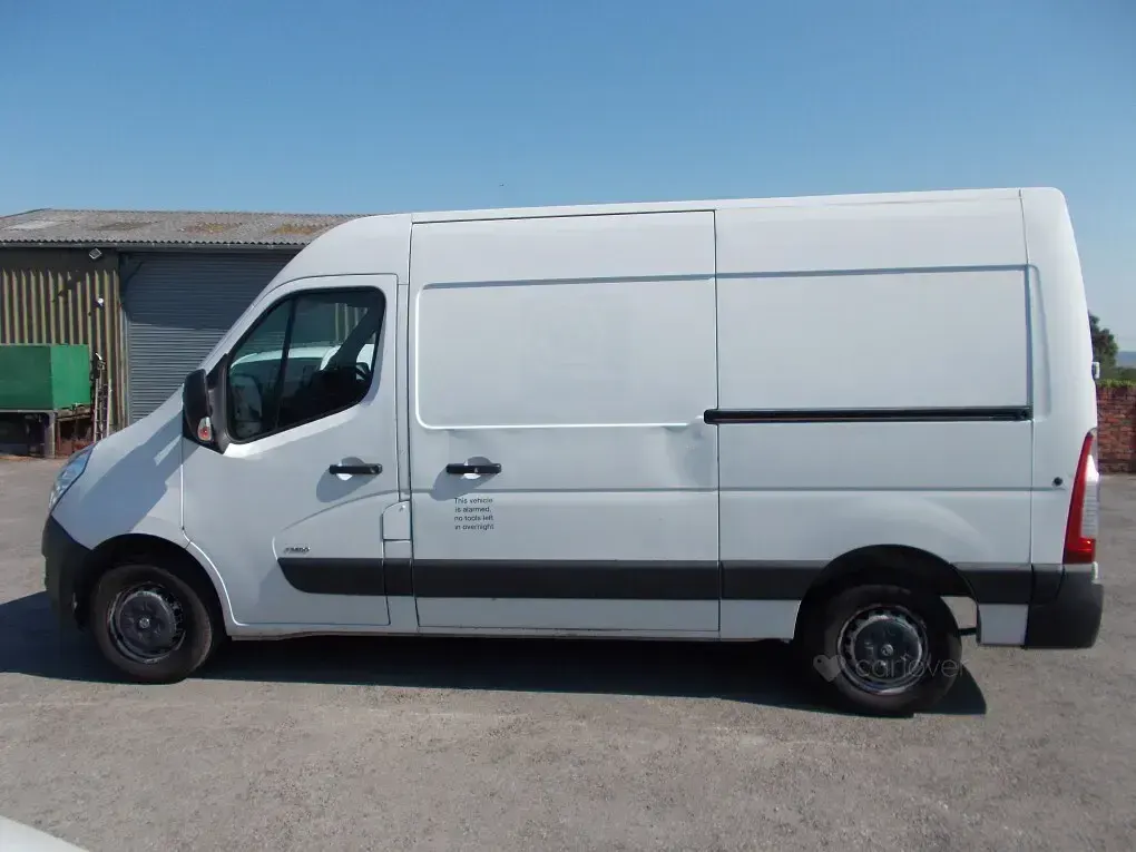Used Vauxhall Movano 110 HP (80 kW) 2015 White MPV