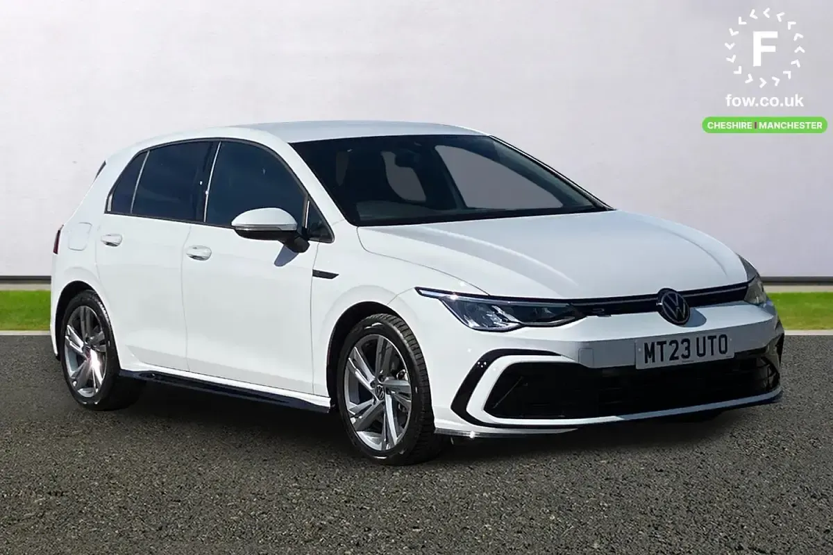 Second-hand VW Golf VIII R-line 150 CP (110 kW) 2023 Hatchback
