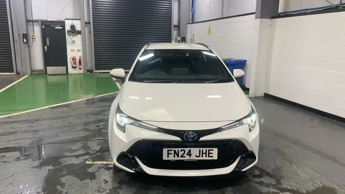 Usado Toyota Corolla 2024 Blanco Familiar