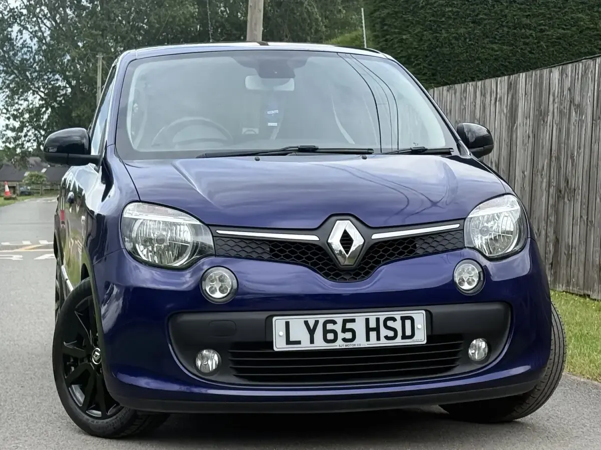 Used Renault Twingo Iconic 70 HP (51 kW) 2015 Purple Hatchback